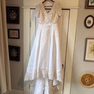 Santa Monica Elegant White Lace Wedding Dress
